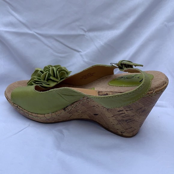 B.O.C. Green Leather Peep Toe Slingback Sandal - Picture 9 of 11